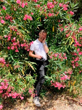 Photographer Roderick Aichinger on assignment for GQ Germany Magazine in Italy